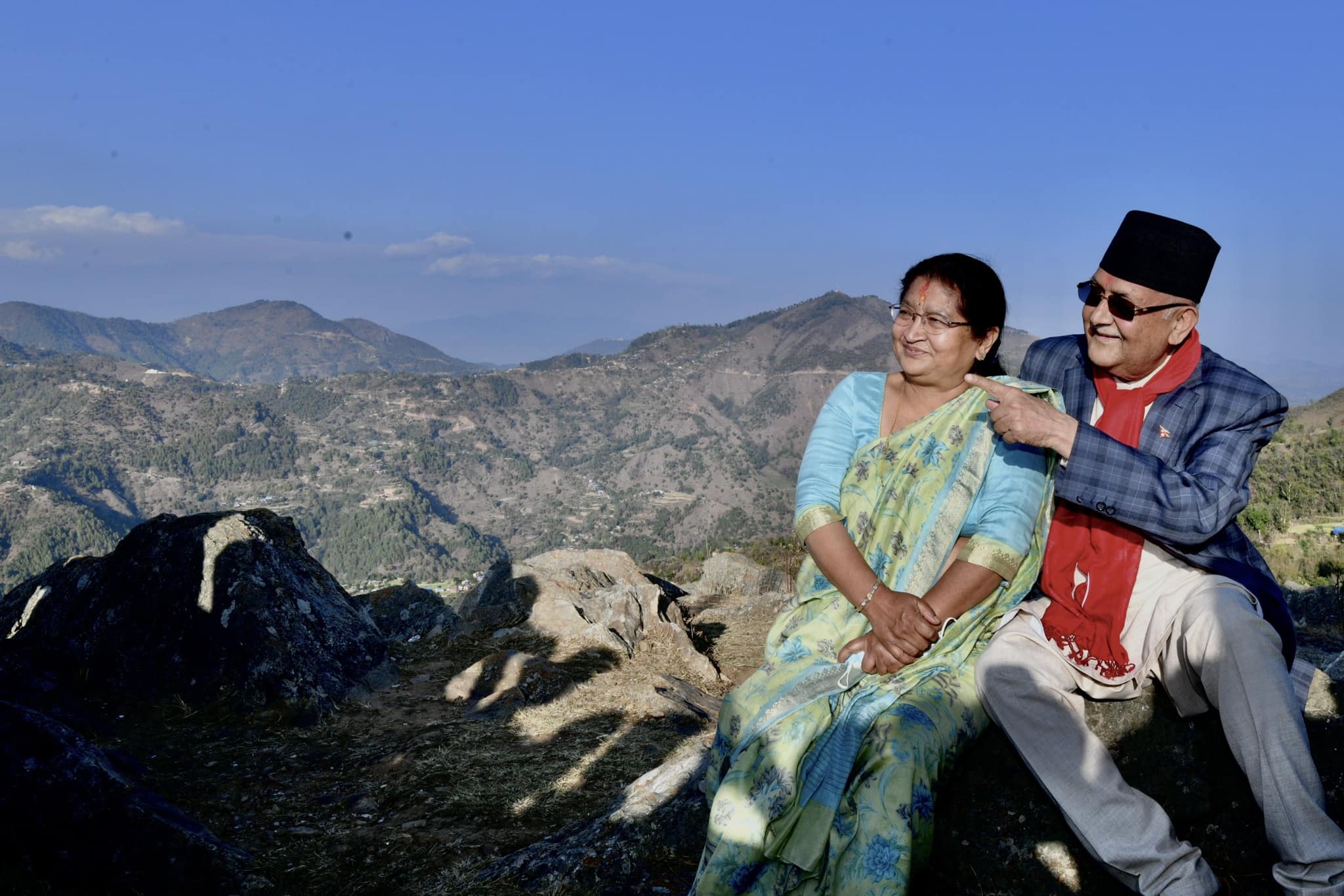 सेल्फी डाँडामा ओली दम्पती